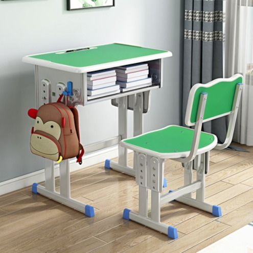 Small desk and chair for 2025 kids