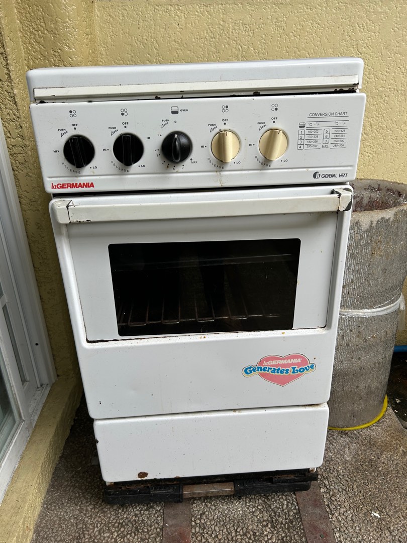 La Germania gas range with LPG tank, TV & Home Appliances, Kitchen