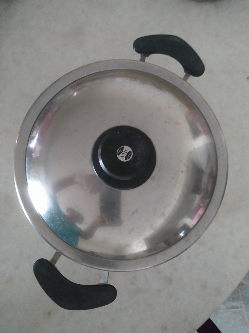 Large AMC (Germany) Stainless Steel Cookware (26cm in Diameter and 13cm