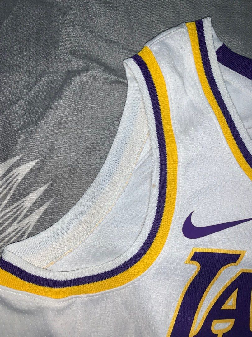 Men's LeBron James Los Angeles Lakers Nike Swingman Jersey 44 Medium