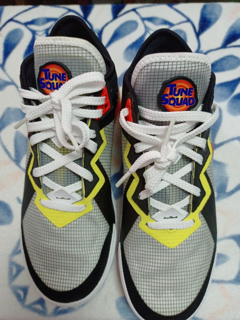 Lebron xviii low space jam Sylvester vs Tweety, Men display picture 1