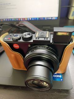 99% Leica D-Lux 2 silver, 攝影器材, 相機- Carousell