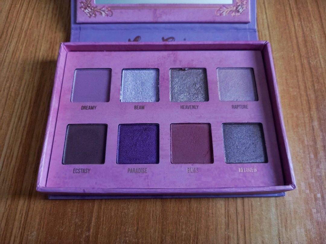 Lime Crime Venus 3 Eyeshadow Palette (Category: Makeup) located in Las Pinas. Submitted by declutteringgurlie (Listing ID 1244749508, Image 3). Description: Lime Crime Venus 3 retails for P1800 used once. P690 + shipping fee no returns/refunds shipping method: lalamove payment method: gcash.
