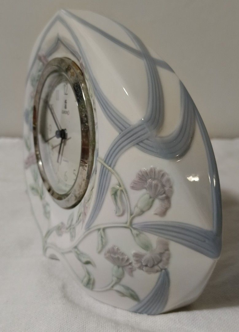 LLADRÓ SEGOVIA CLOCK (Category: Clocks) located in Quezon City. Submitted by iganda (Listing ID 1244773590, Image 3). Description: ORIGINAL LLADRÓ SEGOVIA CLOCK. PORCELAIN.