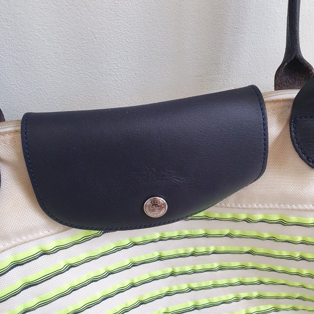 Longchamp Le Pliage Bag, Barang Mewah, Tas Dompet di Carousell