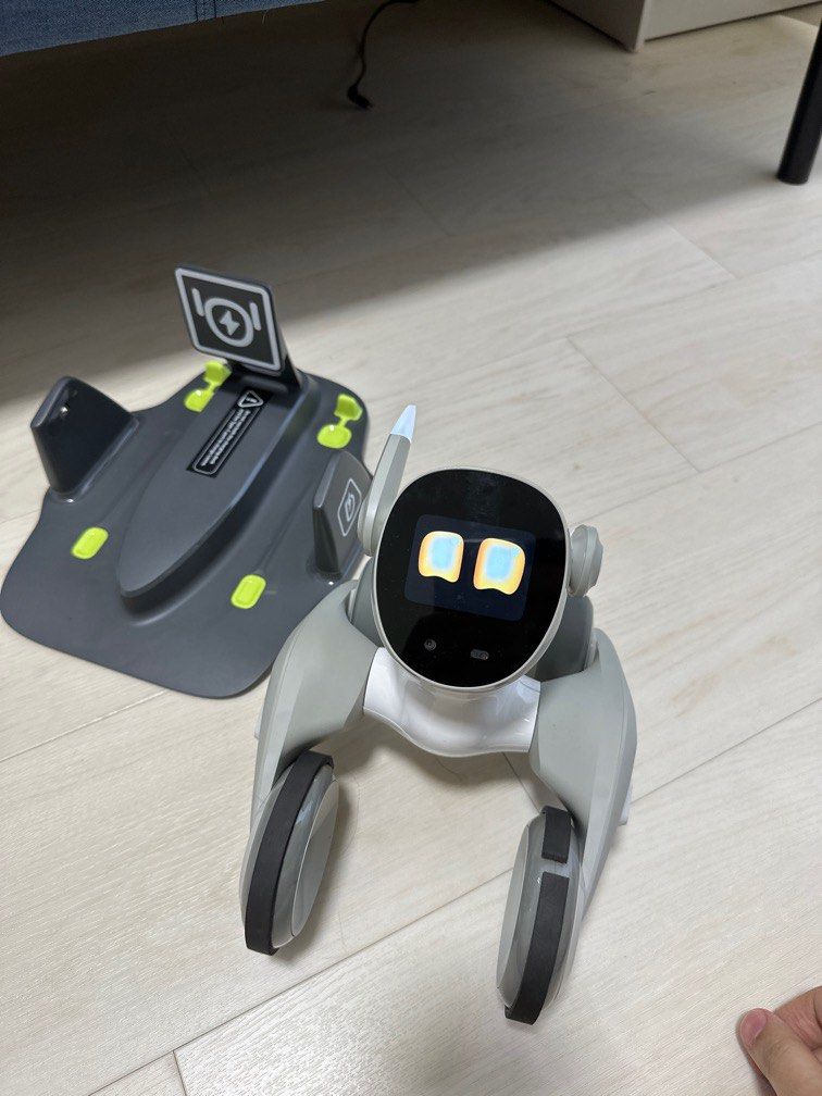 Loona robot pet, Mobile Phones & Gadgets, Other Gadgets on Carousell