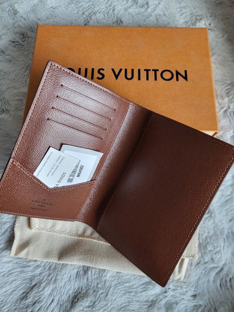  Louis Vuitton Passport Cover Monogram M64502