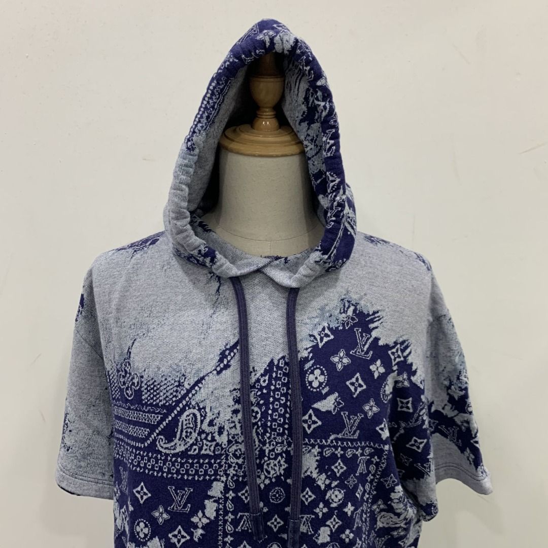 LV Louis Vuitton Monogram Bandana Hoodie, Men's Fashion, Tops & Sets,  Hoodies on Carousell