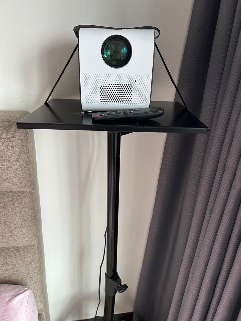 Lumos Ray Projector Smart with free stand, TV & Home Appliances, TV