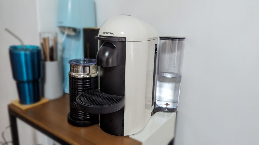 Nespresso Vertus Plus (White) + Aeroccino 3, TV & Home Appliances ...