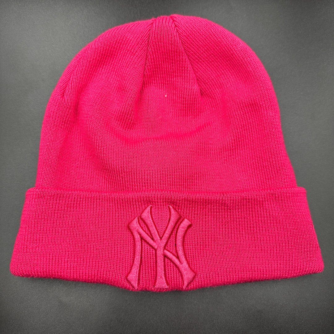 NEW ERA New York Yankees Metallic Womens Pink Beanie Hat