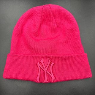 New Era Metallic Logo New York Yankees NY Cuff Knit Beanie in Hot Pink