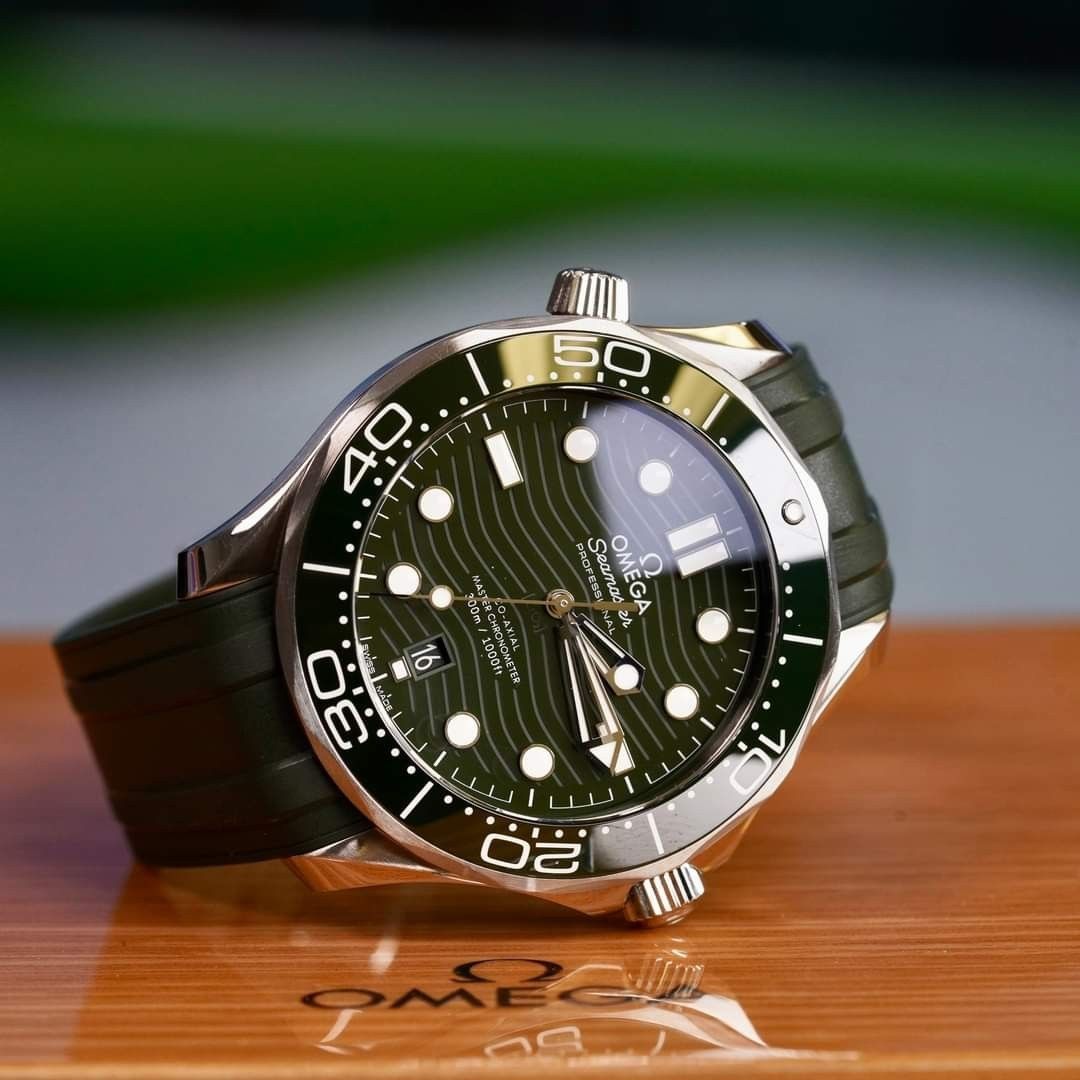 New omega green seamaster 300m rubber strap, Luxury, Watches on Carousell