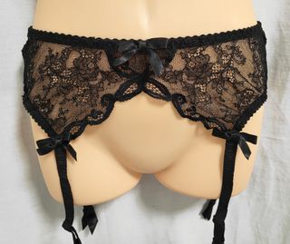 New with tags Agent Provocateur Black Lace Suspender Belt Size M.