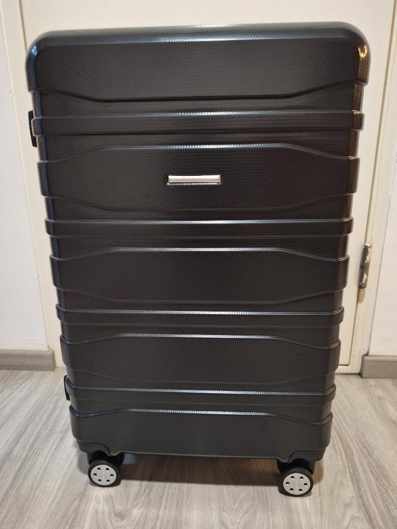 New Yorker 28inch luggage brand new, Hobbies & Toys, Travel, Luggage