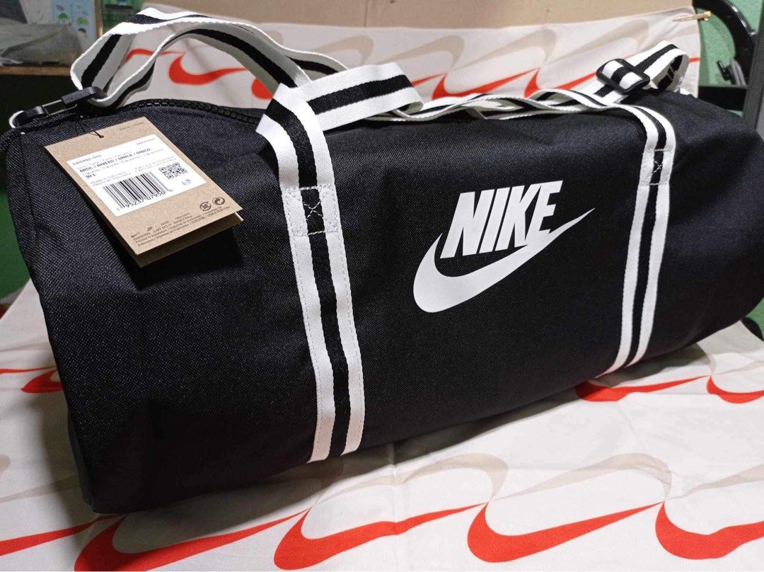 customizable nike duffle bags