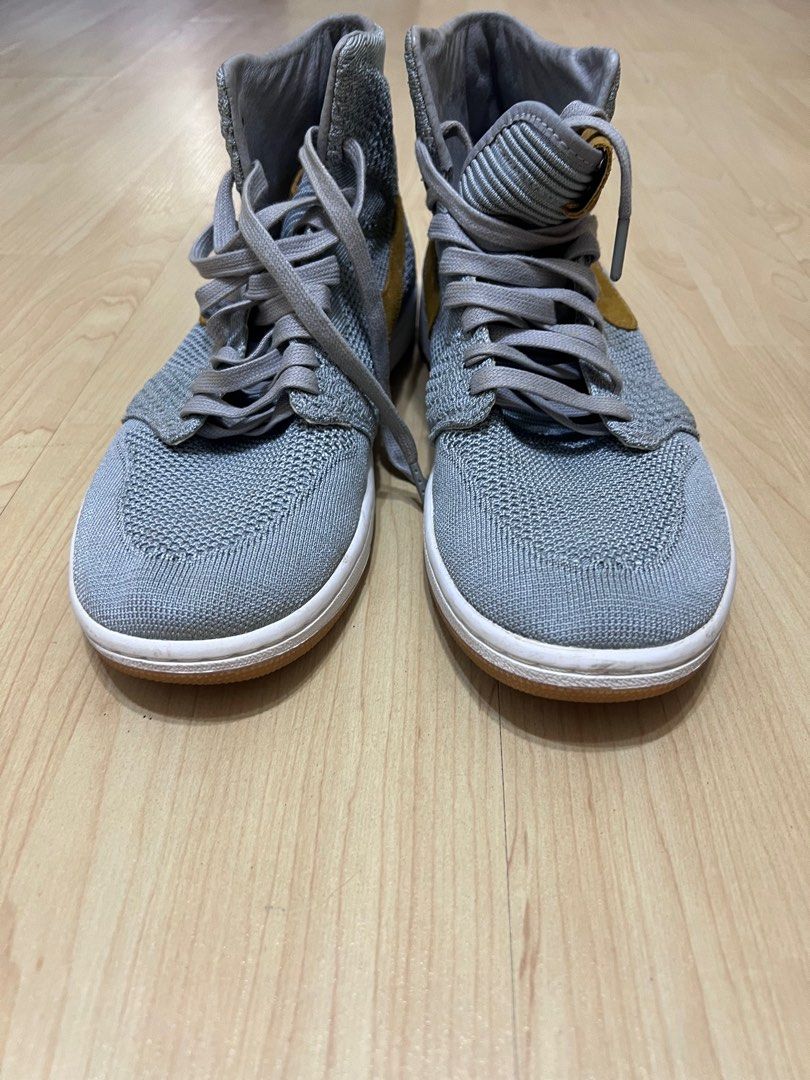 Air jordan 1 hotsell flyknit wolf grey