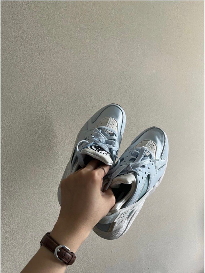 Nike huarache hotsell wolf grey junior