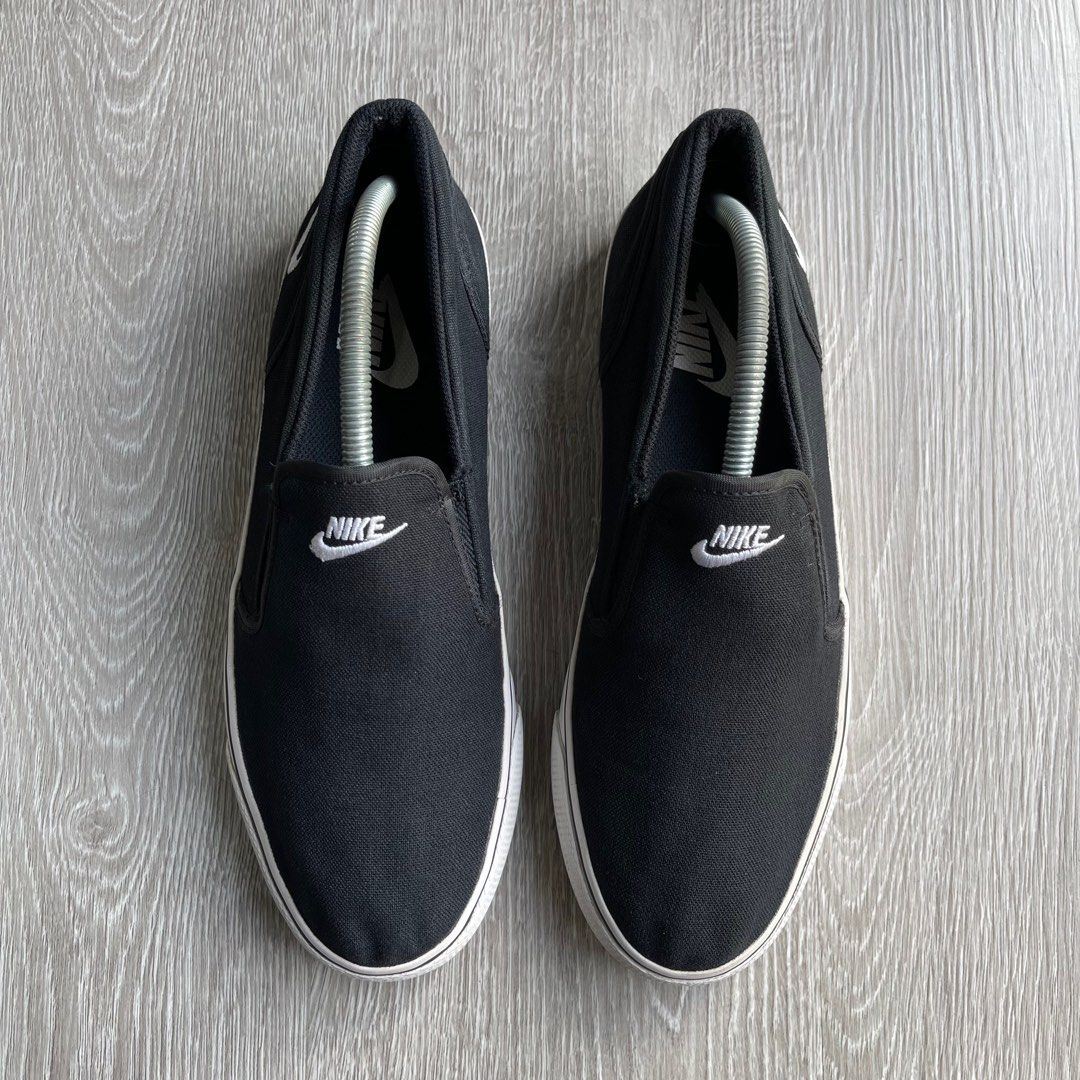 Nike toki hotsell slip on price