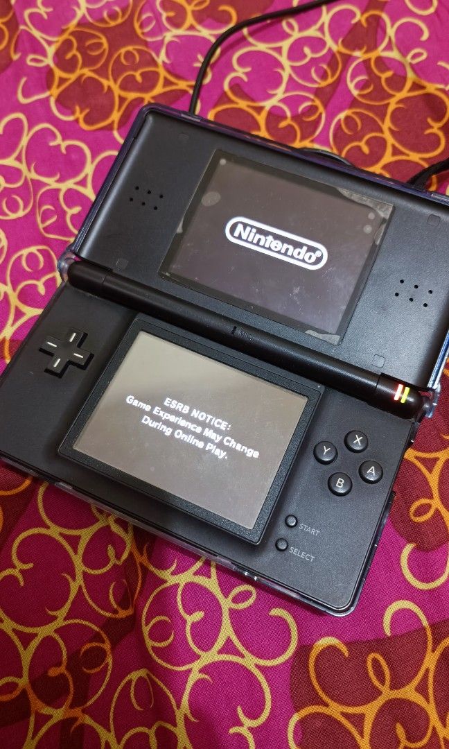 Nintendo ds lite, Mobile Phones & Gadgets, Other Gadgets on Carousell