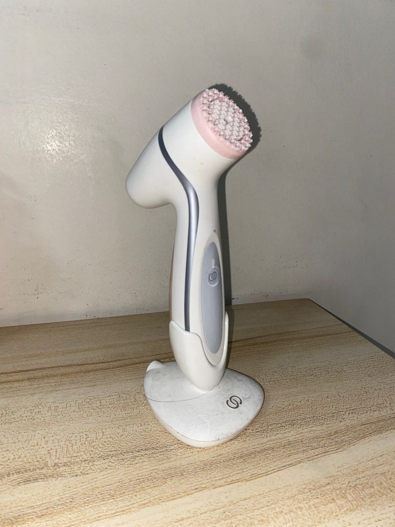 NuSkin ageLoc Lumispa (Category: Face Care) located in Quezon City. Submitted by cam000 (Listing ID 1244791580, Image 3). Description: Slightly used. Negotiable Can give free facial wash.