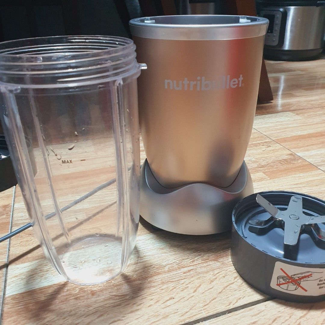 Nutribullet 900 series (Category: Juicers, Blenders & Grinders) located in Taguig. Submitted by roma2701 (Listing ID 1244709086, Image 1). Description: Surplus unit from Australia 220V No box Unit with 900ml bottle as is where is test all you want.