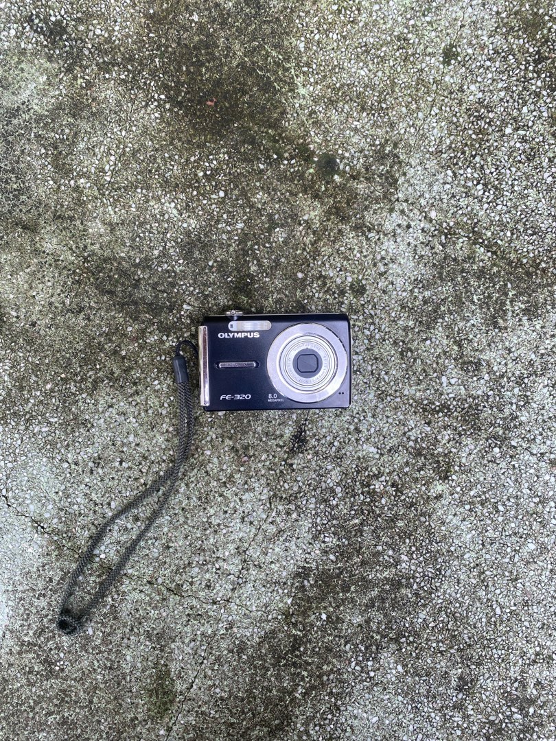 Olympus FE320 Digital Camera, Photography, Cameras on Carousell