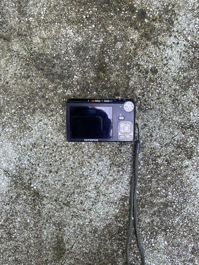 Olympus FE320 Digital Camera, Photography, Cameras on Carousell