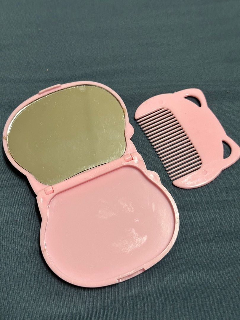 Pink Hello Kitty Portable Mirror and Comb Set (Category: Face Care) located in Quezon City. Submitted by mnlfashion (Listing ID 1244827217, Image 3). Description: .