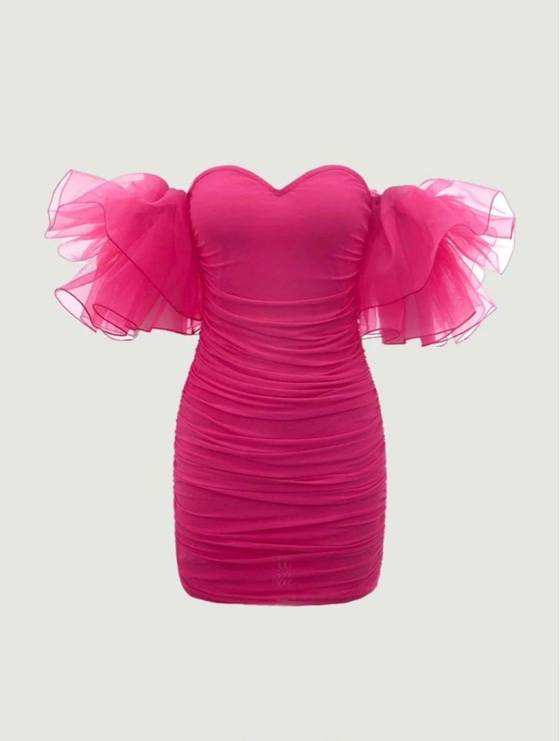 Pink puffy sleeve dress (Category: Dresses) located in Pasig City. Submitted by martinasummer13 (Listing ID 1244764415, Image 1). Description: Super cute puffy sleeved dress~ very Barbie girl core. Used once only for photoshoot XL size for 36-40 cup size bust or bigger Super cute and perfect for photoshoots and events. Can add in matching pink gloves if you’ll get it! SRP P890 when I got it Shipping ℅ buyer. Location in Pasig.
