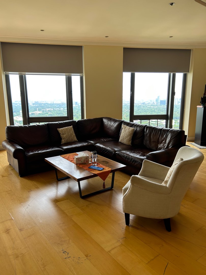 Pottery barn sectional couch on Carousell