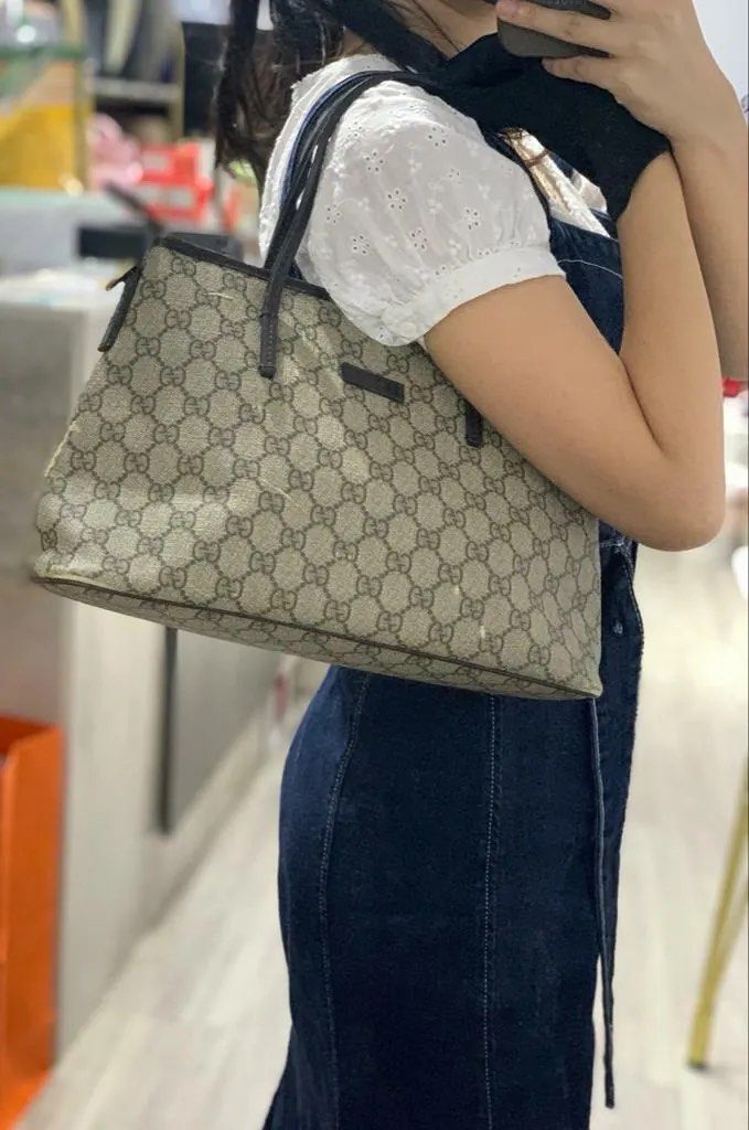 Pre-order] GUCCI Vintage Monogram Tote Bag (Beige / Gold), Luxury