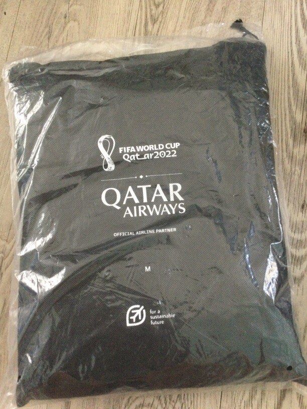 Qatar airways fifa World Cup 2022 pajama set business class, 男裝, 上身及套裝