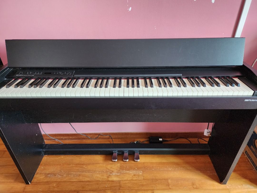 Roland f140 on sale