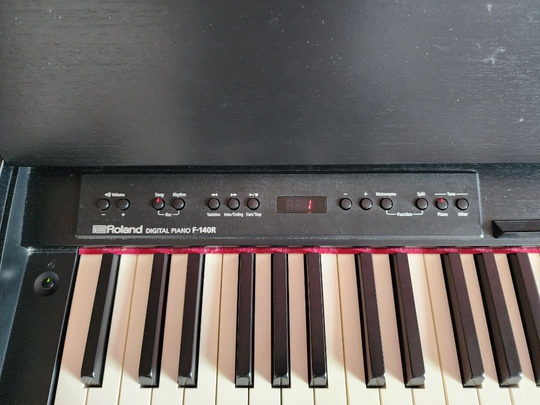 Roland Digital Piano F 140 R Black