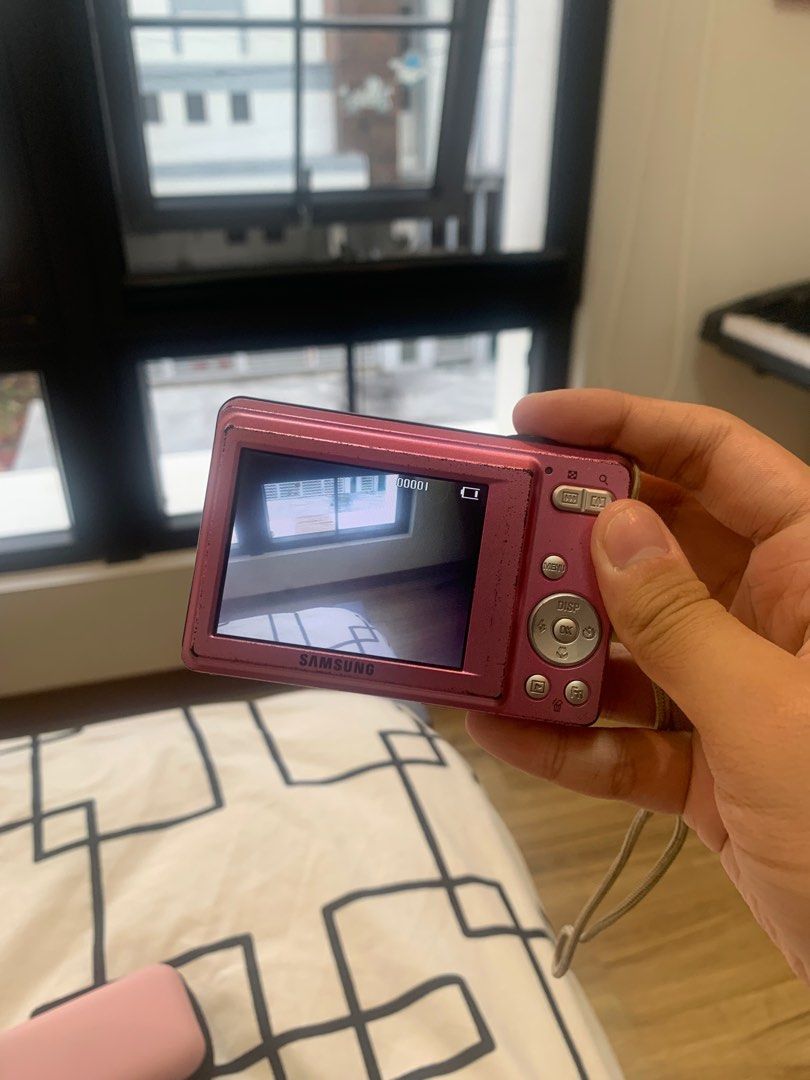 SAMSUNG ES60, Photography, Cameras on Carousell