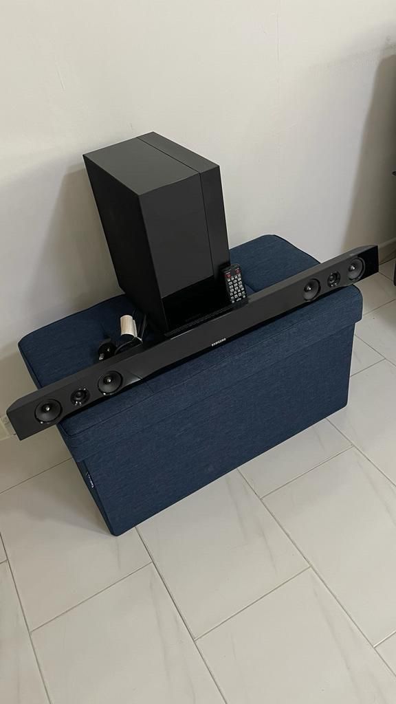 Samsung sound bar HWF450, TV & Home Appliances, TV & Entertainment, TV