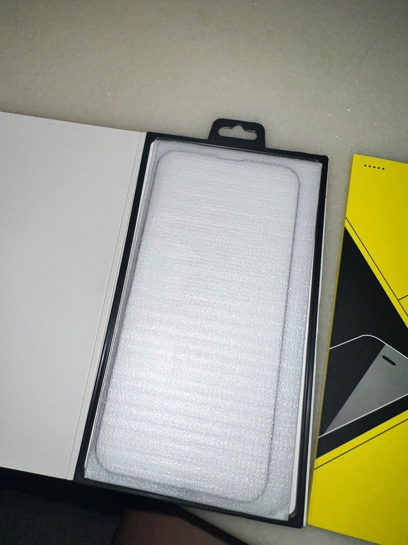 SCREEN PROTECTOR (Category: Monitor Screens) located in Singapore. Submitted by bubbleseller (Listing ID 1244773304, Image 2). Description: CLEAR UNOPENED IN ORIGINAL PACKING. IPHONE 13 PRO MAX/ IPHONE 14 CLEAR CASE i bought the wrong size from shopee 😭 retail price $3.5 each selling: $3 each BUY ALL FOR $10 fast deal .
