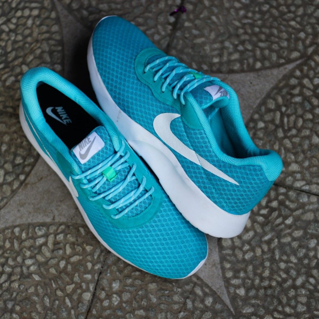 Nike hot sale tanjun tosca