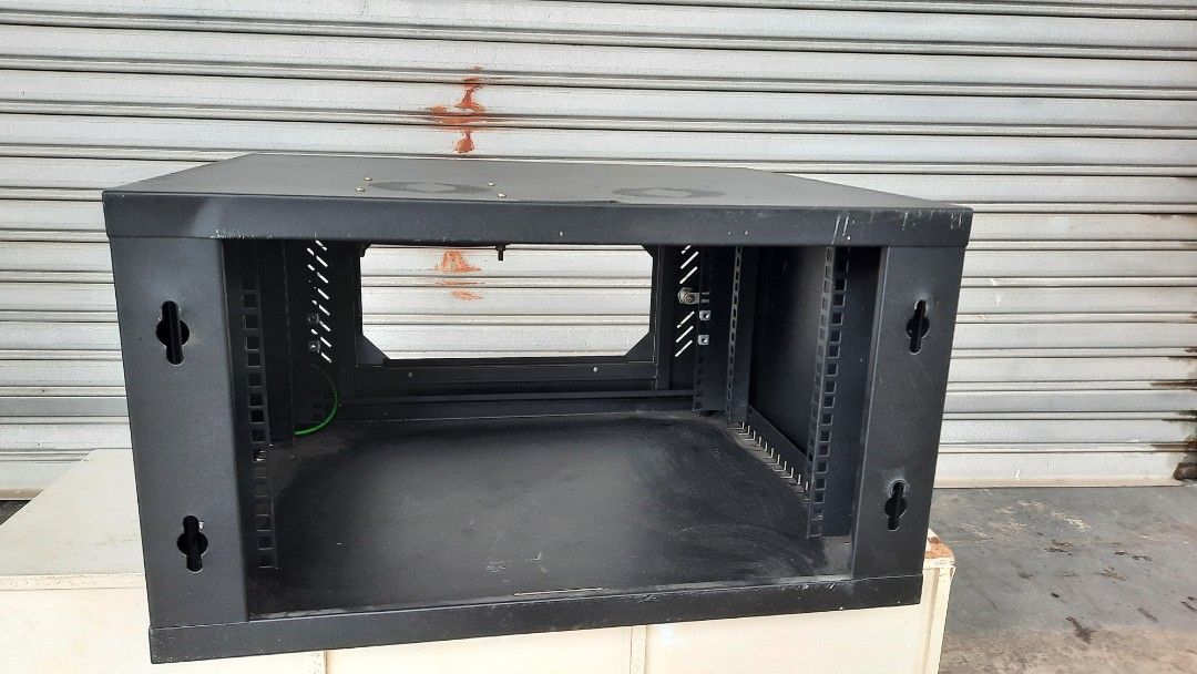 Server rack used, Computers & Tech, Parts & Accessories, Other