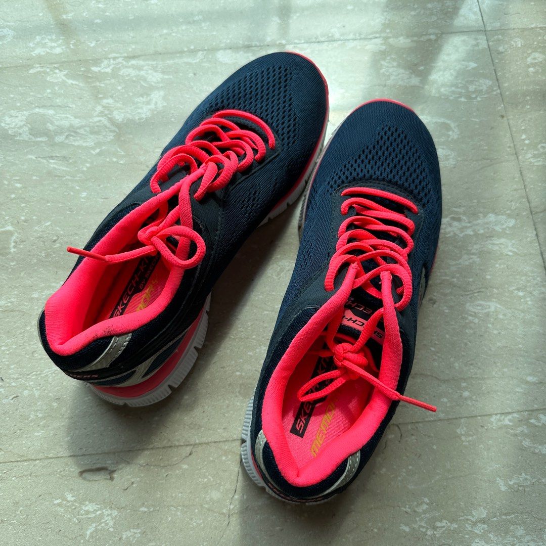 Skechers sneakers size 8 discount