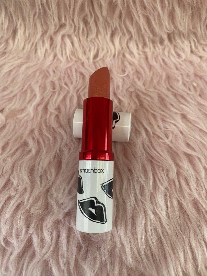 Smashbox Be Legendary Lipstick Trio (Category: Makeup) located in Makati City. Submitted by blissfulfindsph (Listing ID 1244648623, Image 2). Description: 💯 orig Imported from Hawaii Includes: 3 full sized Legendary Lipsticks in: Easy (sheer brick) Get Fired (warm red) Black Cherry (deep cherry red) Reusable box with custom art.