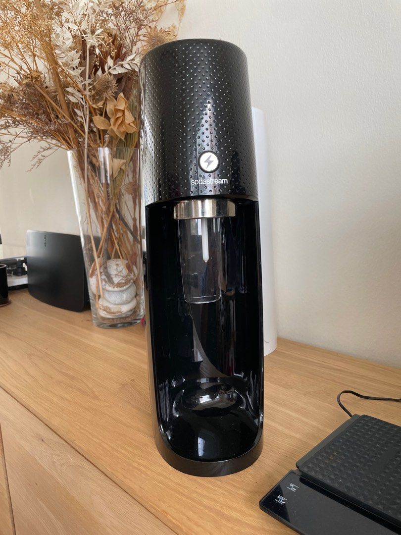 Sodastream One Touch Automatic (faulty), TV & Home Appliances, Kitchen Appliances, Water