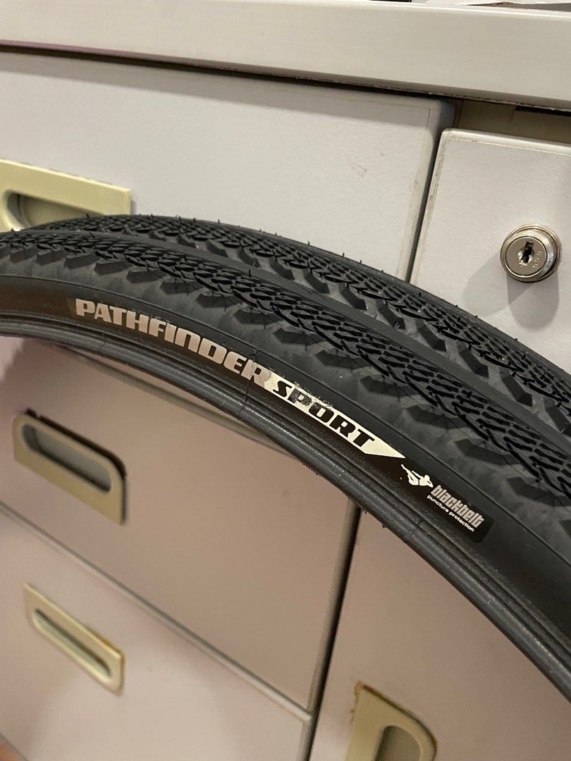 Specialized Pathfinder Sport Size 38c, Sports Equipment, Bicycles