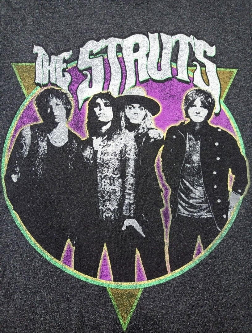 The top struts shirt