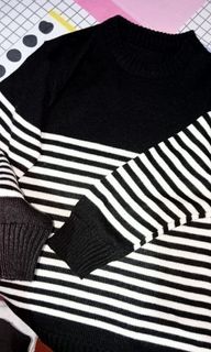 Sweater salur hitam korea