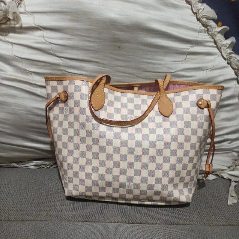 Louis Vuitton Neverfull tas lv authentic, Fesyen Wanita, Tas & Dompet di  Carousell