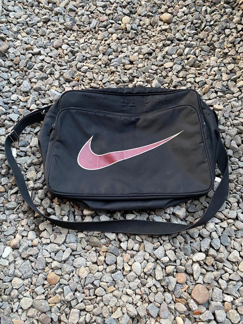 tas slingbag nike big swoosh vintage on Carousell