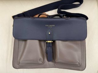 （分類：）位於 。 由 declutteri16797 提交（商品編號 1244735496，圖片 1）。簡介： 。