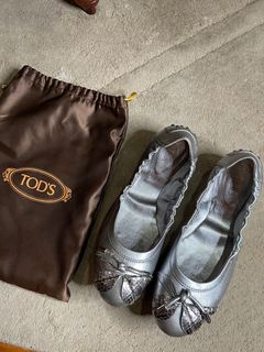 Tod’s Silver Ballet Flats Size 40